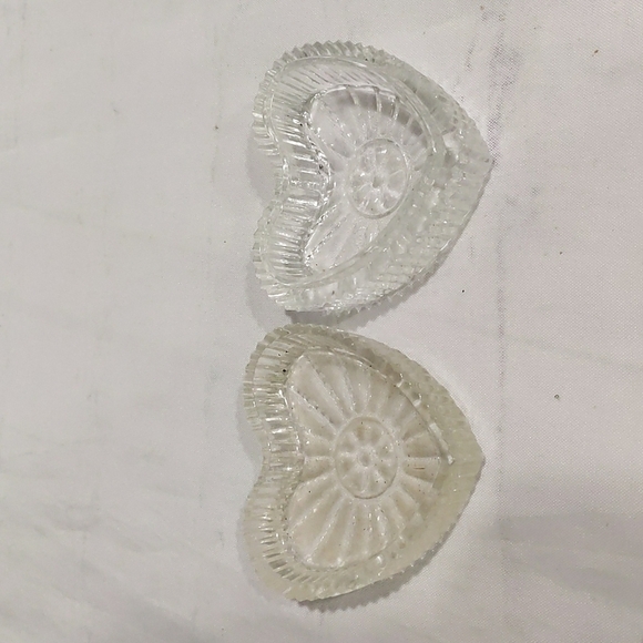 VINTAGE Crystal Glass Heart Lidded Trinket Dish Box Jewelry Box - Picture 3 of 8